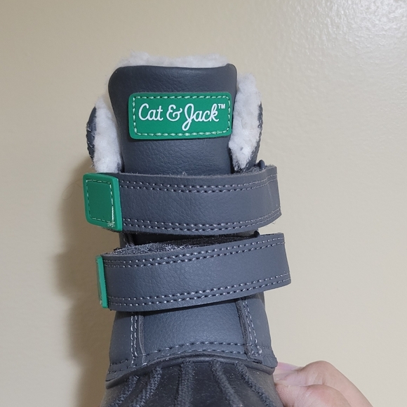Cat & jack snow boots - Picture 2 of 3
